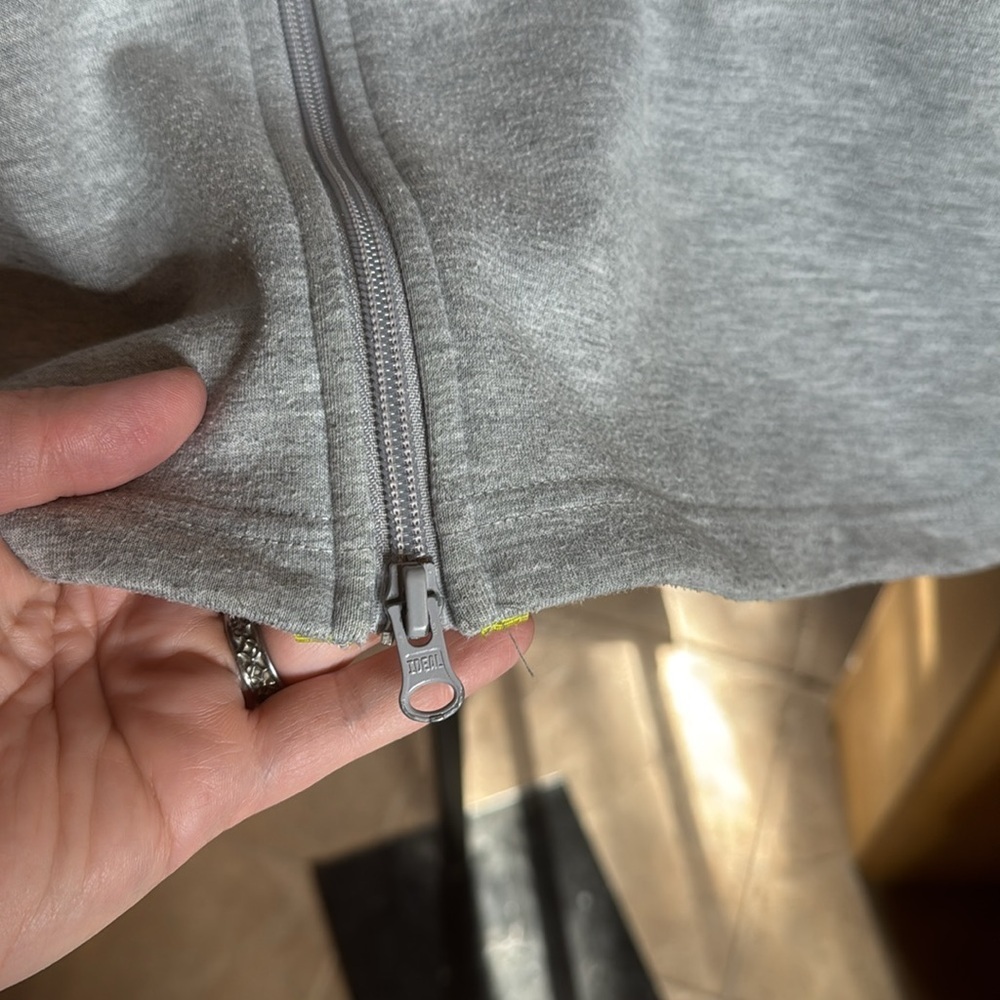Athleta Grey Long Zip Up Fleece Sweatshirt Hoodie Jacket Size Large - Picture 5 of 12